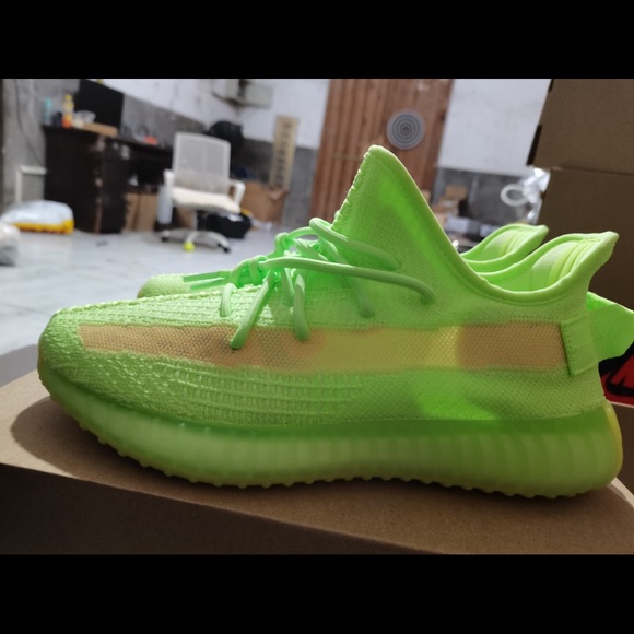 Yeezy Boost 350 V2 GID  Yeezy Adidas Boost 350 V2 in Glow